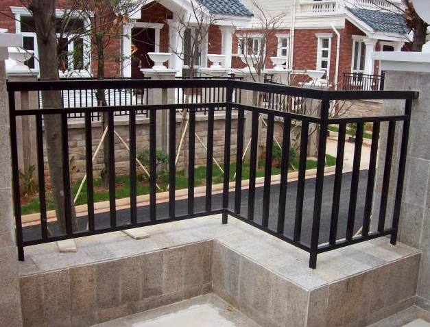 鋅鋼陽（yáng）台護欄